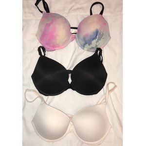 Victoria’s Secret Set of Bras